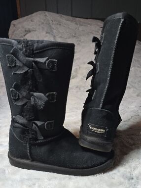 Koolaburra Black Suede Bow-Back Shearling Mid-Calf Boots